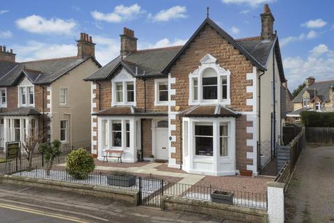 5 bed property, in Inverglen, £650,000