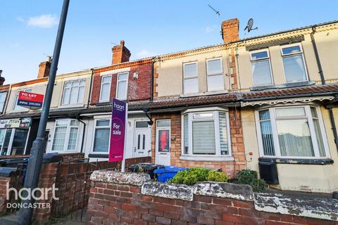 2 bed property, in Bentley Road, £90,000