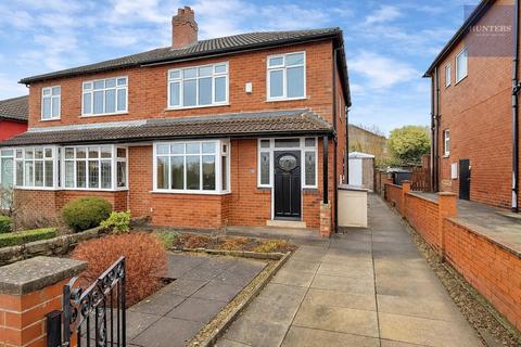 3 bed property, in Mount Pleasant Road, £270,000