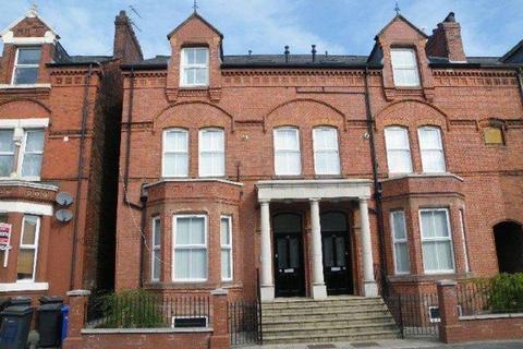 1 bed property, in Wilson Patten Street, £65,000