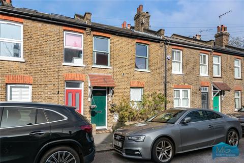 2 bed property, in Green Road, £500,000
