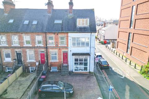 6 bed property, in Kings Road, £399,950