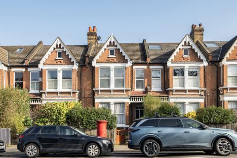 3 bed property, in Clive Road, £500,000