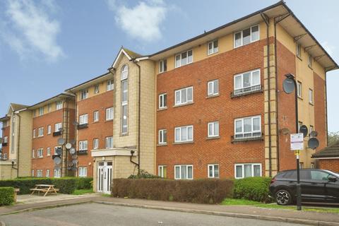 2 bed property, in Buxton Close, £240,000