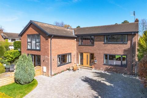 5 bed property, in Normanby Chase, £1,300,000