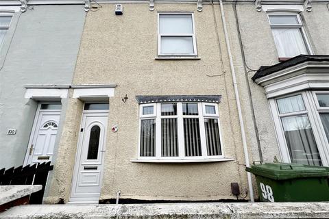 2 bed property, in Wintringham Road, £75,000