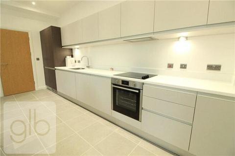 2 bed property, in Corporation Street, £250,000