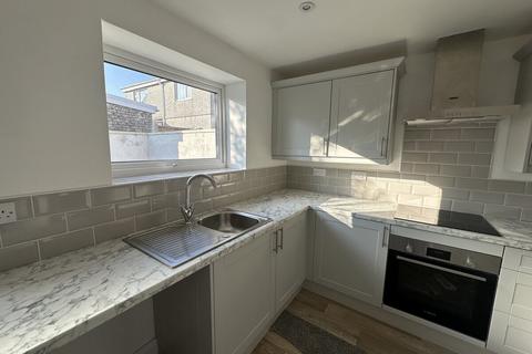 2 bed property, in Cefn Capel, £177,000