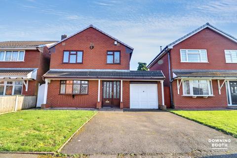4 bed property, in High Street, £300,000