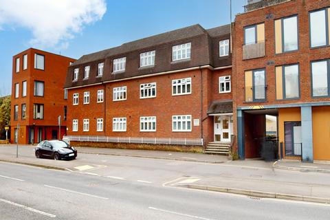 2 bed property, in 270 Field End Road, £360,000