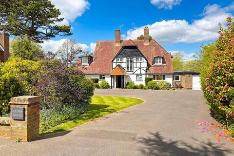 5 bed property, in Blue Cedars Close, £1,250,000