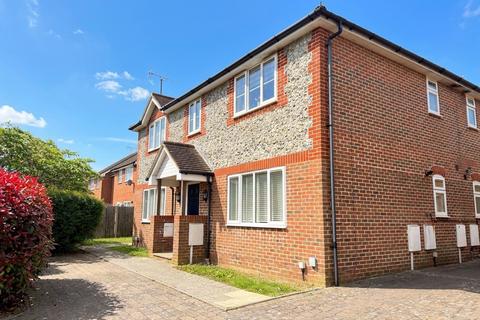 2 bed property, in Roundstone Lane, £269,500