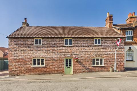 5 bed property, in Station Lane, £575,000