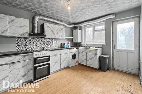2 bed property, in Perthygleision, £80,000