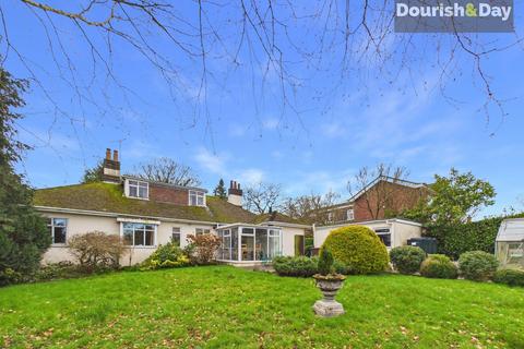 3 bed property, in Mill Lane, £400,000