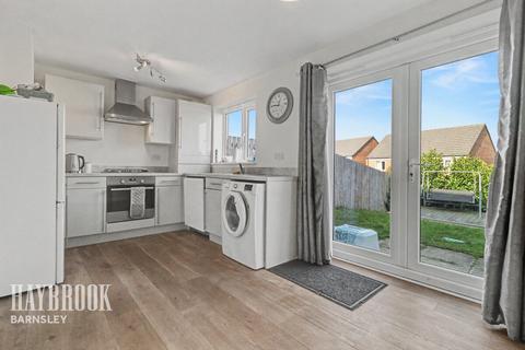 3 bed property, in Hawk Street, £225,000