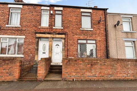 2 bed property, in High Street, £85,000