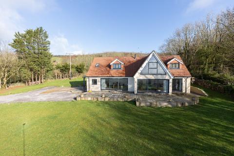 3 bed property, in Stancombe Lane, £900,000