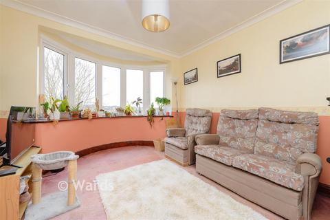 3 bed property, in Longhill Avenue, £275,000