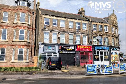 2 bed property, in Station Road, £100,000
