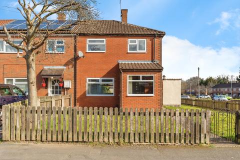 2 bed property, in Parklands, £120,000