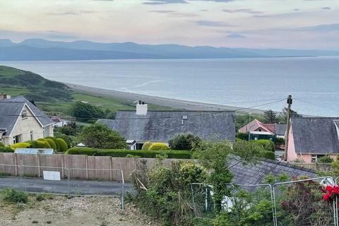 Studio, in Upper Morannedd, £168,000