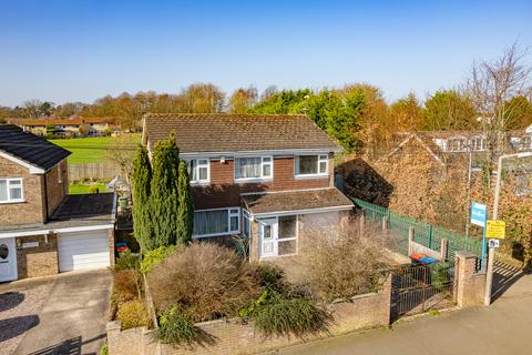 4 bed property, in Darnhall School Lane, £280,000