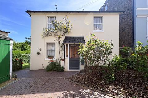 4 bed property, in Windmill Street, £700,000