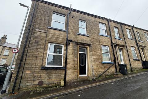1 bed property, in Barber Street, £75,000
