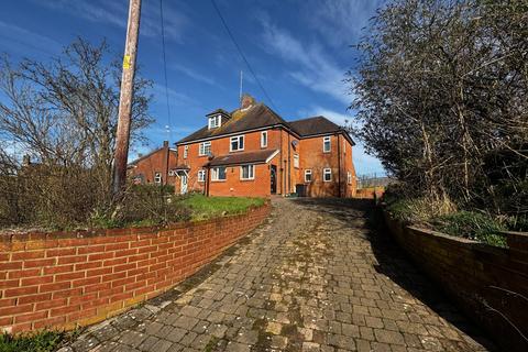 4 bed property, in Burts Hill, £550,000