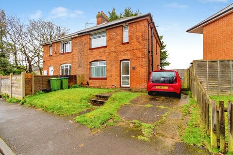 4 bed property, in Woodcote Road, £290,000