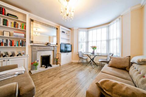 2 bed property, in Constantine Road, £625,000