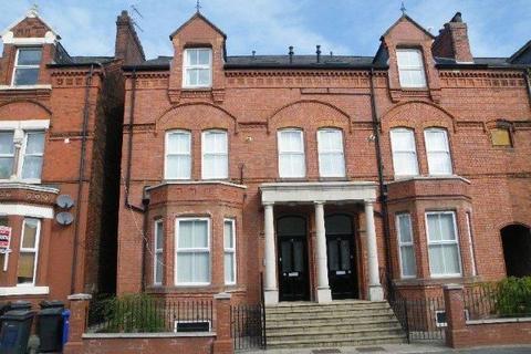 1 bed property, in Wilson Patten Street, £65,000