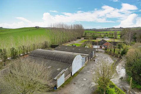 4 bed property, in Kenton, £850,000
