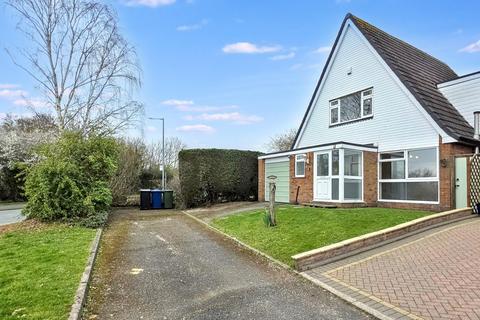 4 bed property, in Willoughby Road, £365,000