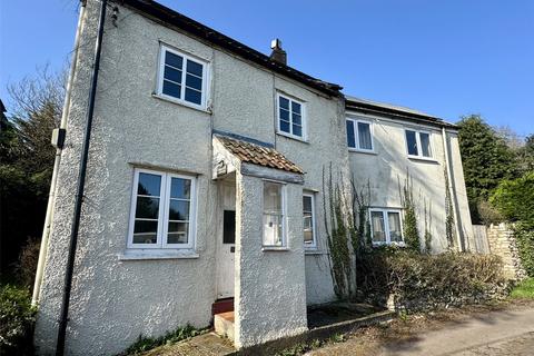 3 bed property, in Lower Coombses, £225,000