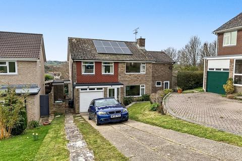 5 bed property, in Bridport, £650,000