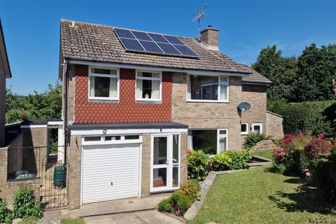 5 bed property, in Bridport, £625,000