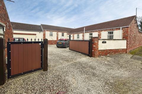 3 bed property, in Mosscroft Lane, £585,000