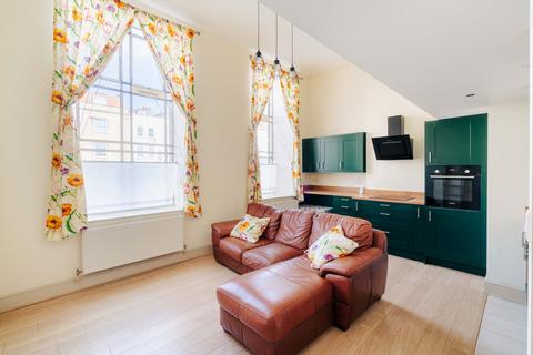 2 bed property, in 65 Old Market Street, £250,000