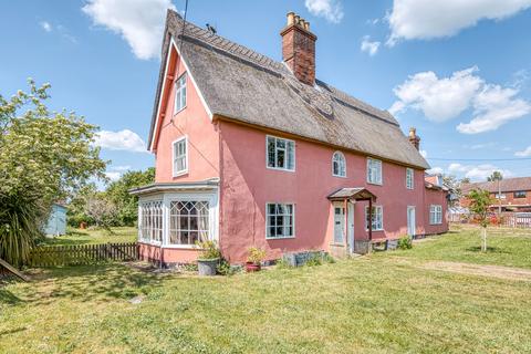 6 bed property, in The Entry, £525,000