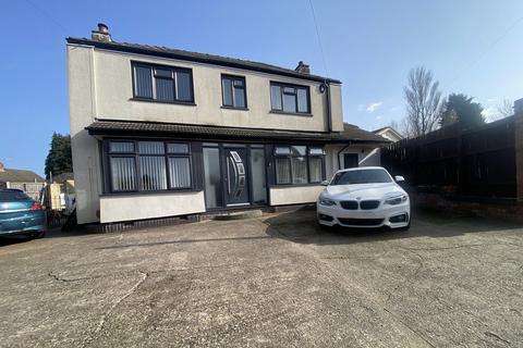 4 bed property, in Bunkers Hill Lane, £330,000