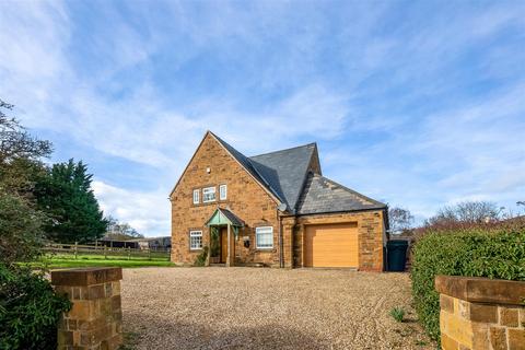3 bed property, in Back Street, £825,000