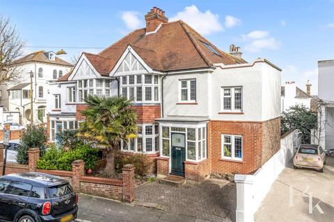 4 bed property, in Alexandra Villas, £1,050,000