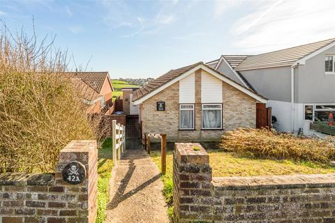 2 bed property, in Rookery Way, £350,000