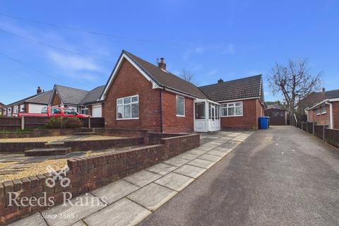 2 bed property, in Grosvenor Road, £300,000