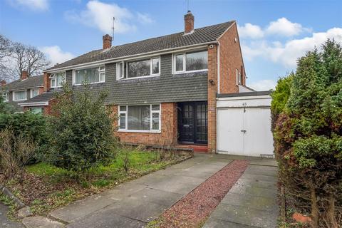 3 bed property, in Barnes Road, £220,000