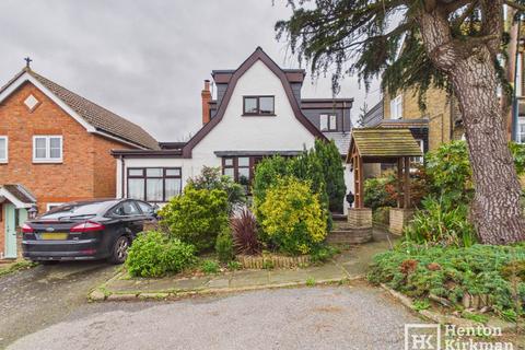 4 bed property, in Tanfield Drive, £700,000