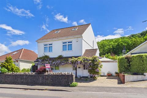 4 bed property, in Walton Road, £695,000