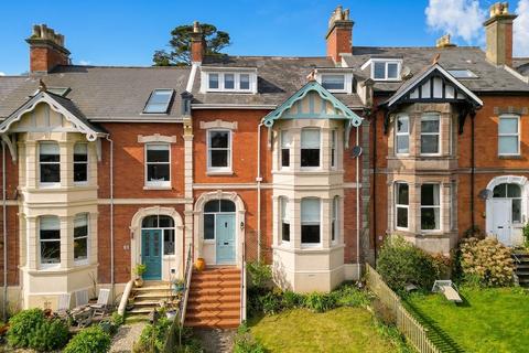 6 bed property, in Grosvenor Terrace, £675,000
